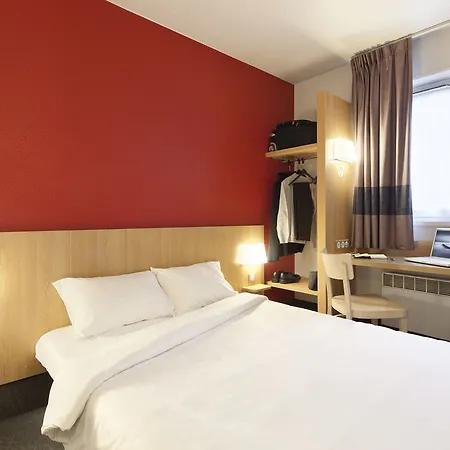 Hotel Le Grand Noisy-le-Grand